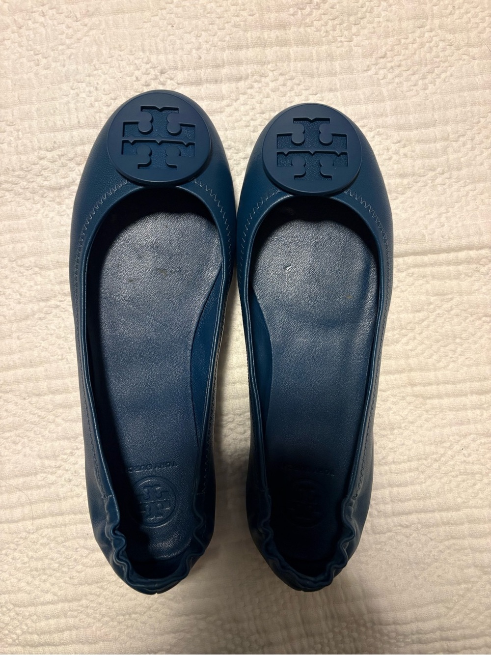 Tory Burch Navy Logo Round-Toe Ballet Flats - Picture 2 of 4